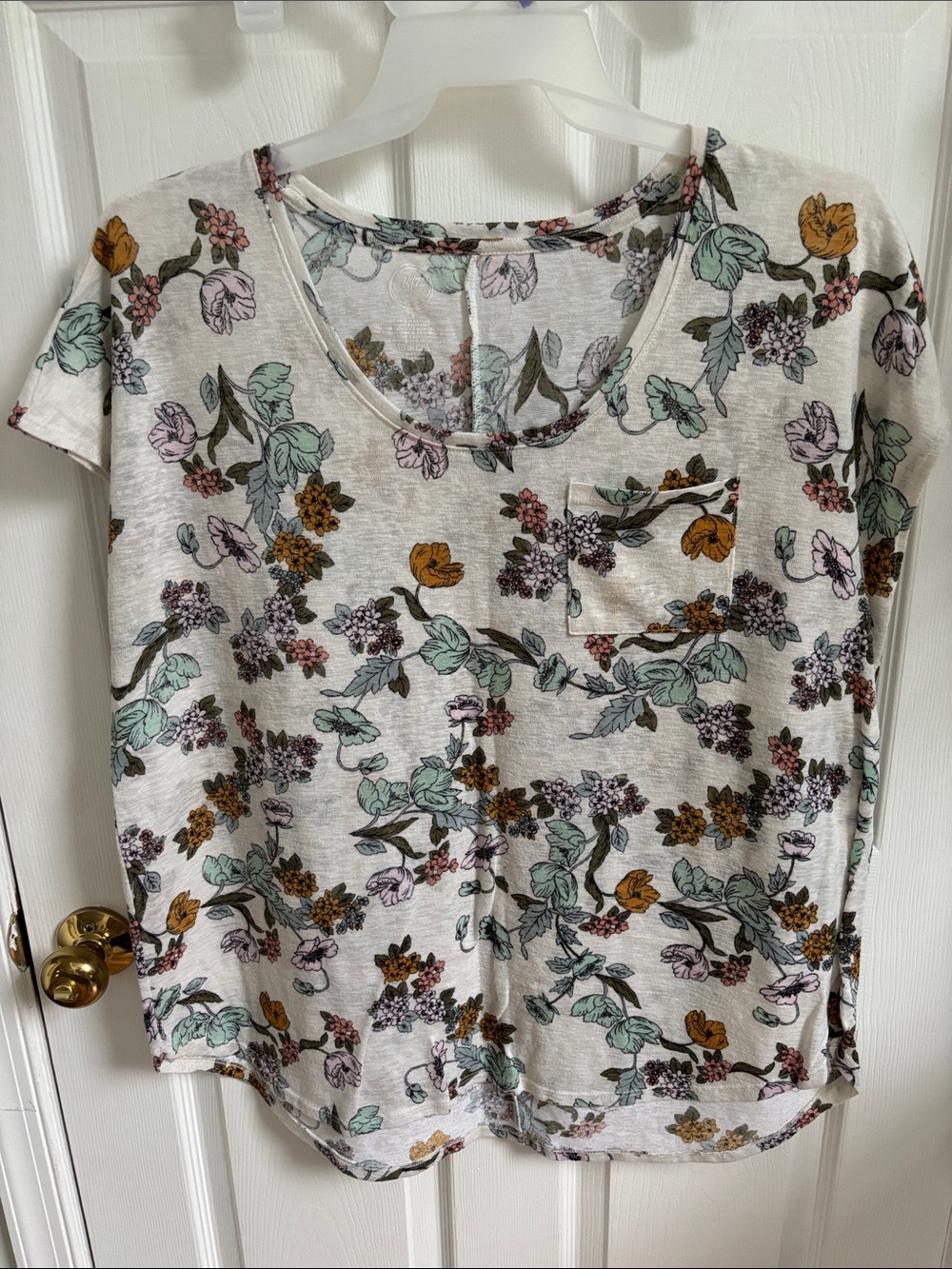 Maurice’s 24/7 White Floral Scoop Neck Pocket Tee with Mint and Mustard Accents